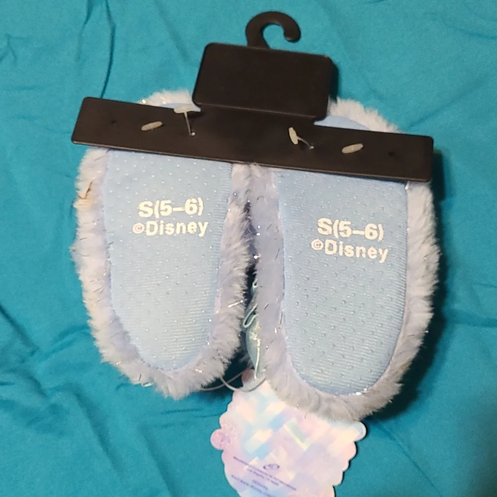 NWT Disney Frozen Slippers